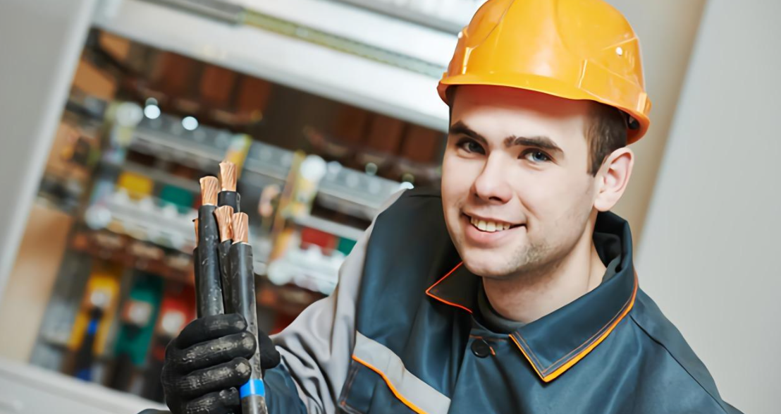 What Qualities Should Notice While Hiring A Maintenance Electrician?